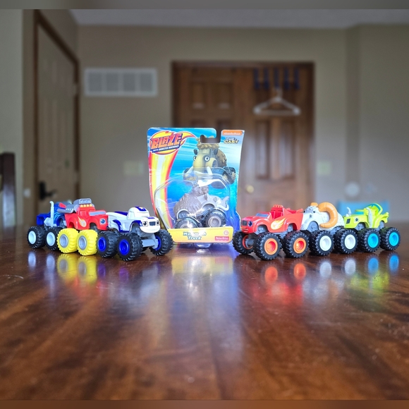 Blaze and The Monster Machine Die Cast Set of 7 Vehicles:1 NIB-Mammoth, 6-VGUC - Picture 9 of 16